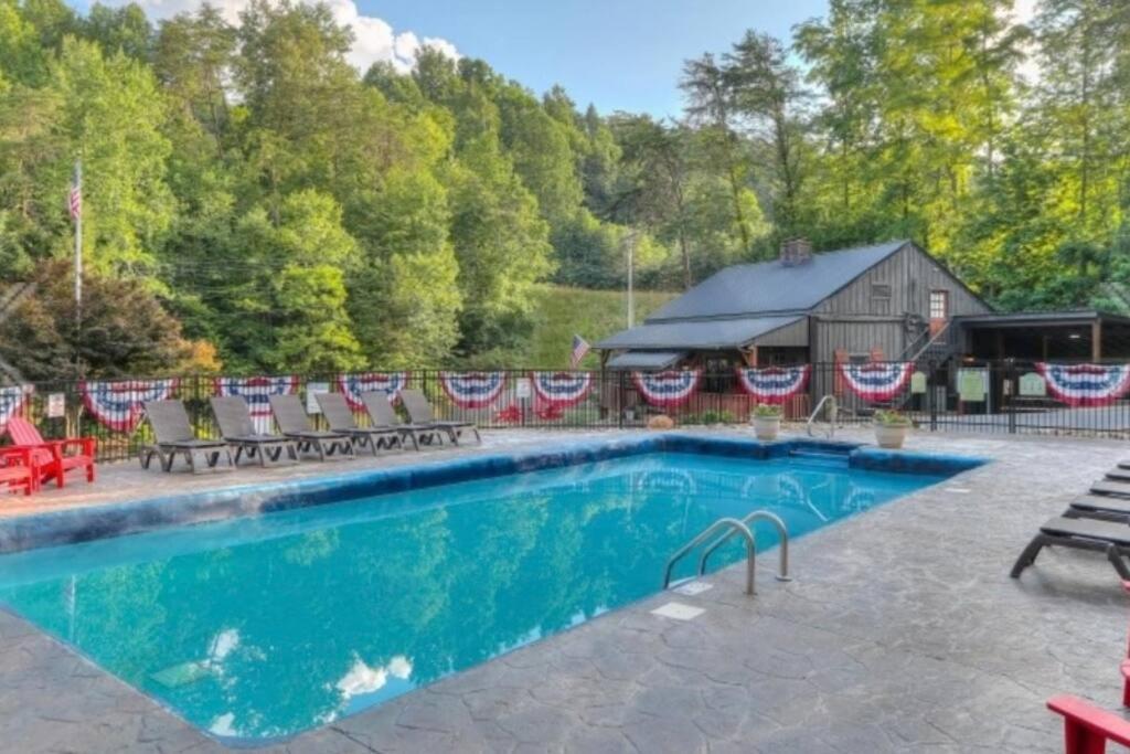 Misty Mountain Sunrise Villa Sevierville Bagian luar foto